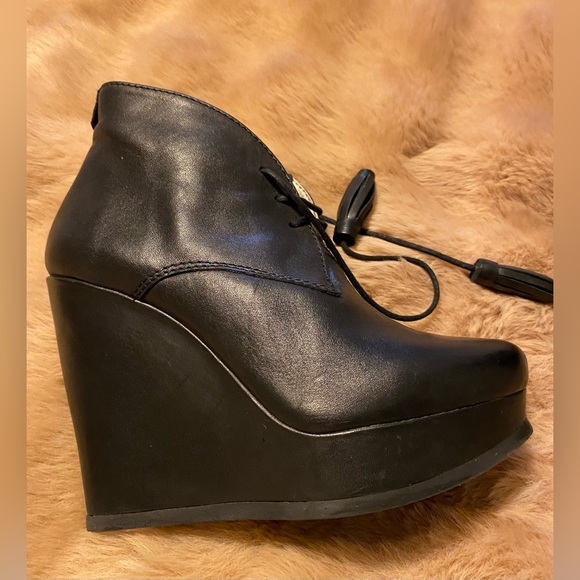 Ted Baker London | black leather ankle boots size 4 - Picture 2 of 7